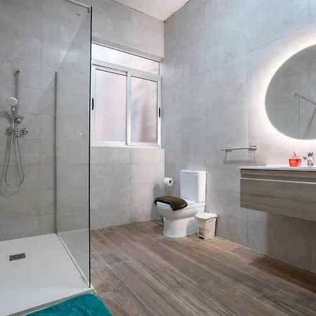 3bd Charming House With Terrace, Fireplace And Bbq 아파트 *