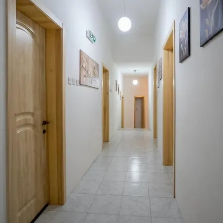 3bd Charming House With Terrace, Fireplace And Bbq *