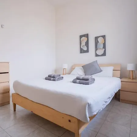 3bd Charming House With Terrace, Fireplace And Bbq * San Ġiljan