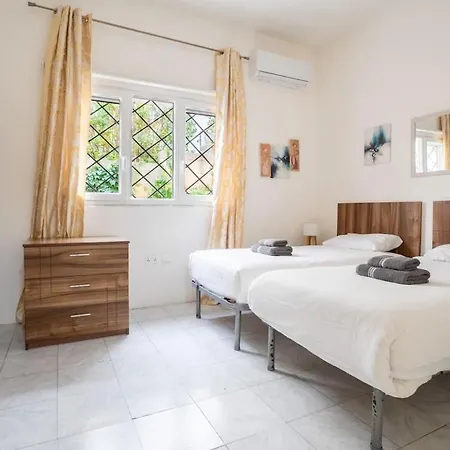 3bd Charming House With Terrace, Fireplace And Bbq Appartement San Ġiljan