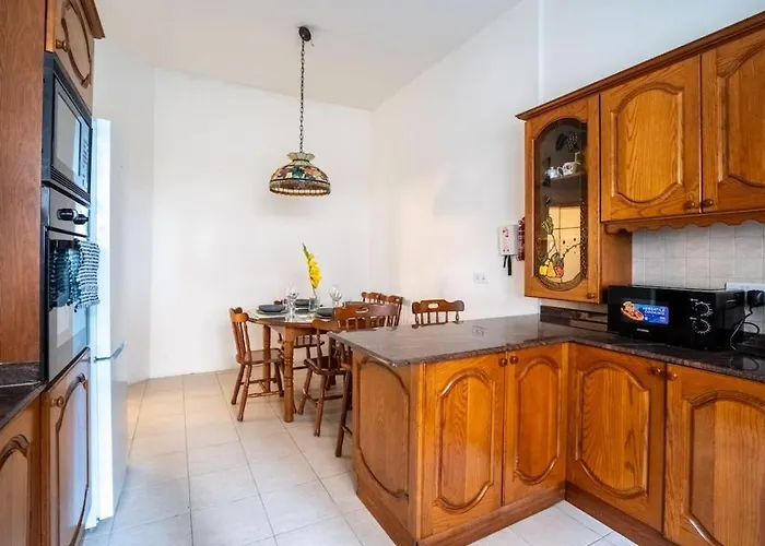 3bd Charming House With Terrace, Fireplace And Bbq 아파트 Saint Julian's