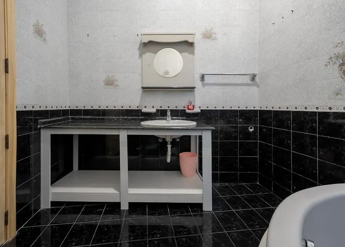 3bd Charming House With Terrace, Fireplace And Bbq 아파트