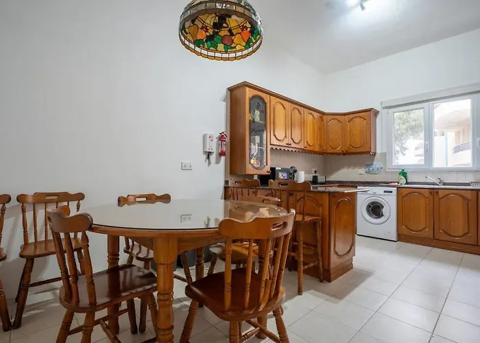 3bd Charming House With Terrace, Fireplace And Bbq