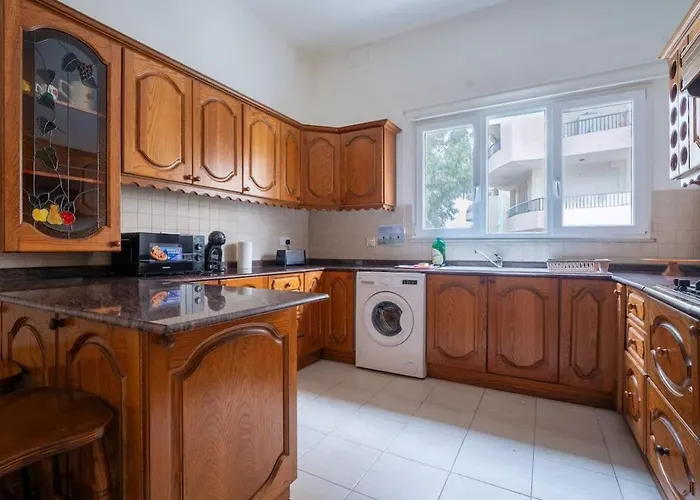 3bd Charming House With Terrace, Fireplace And Bbq