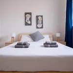 아파트 3bd Charming House With Terrace, Fireplace And Bbq *