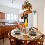 3bd Charming House With Terrace, Fireplace And Bbq 아파트