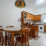 3bd Charming House With Terrace, Fireplace And Bbq