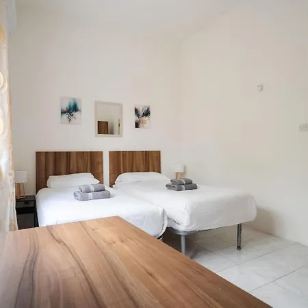 3bd Charming House With Terrace, Fireplace And Bbq *