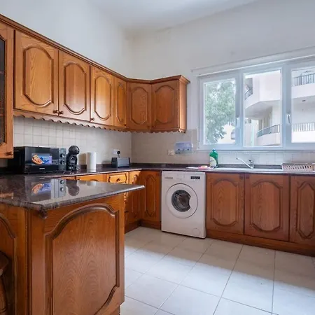 3bd Charming House With Terrace, Fireplace And Bbq