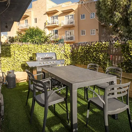 Apartamento 3bd Charming House With Terrace, Fireplace And Bbq *