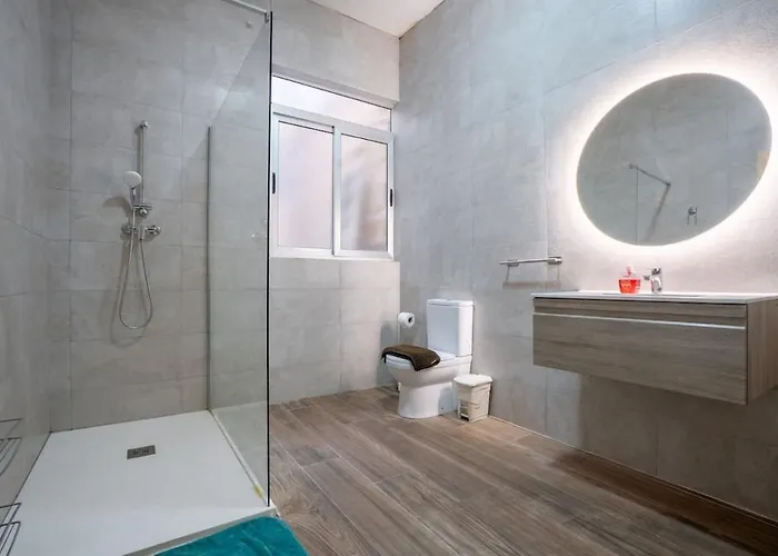 3bd Charming House With Terrace, Fireplace And Bbq Apartman *