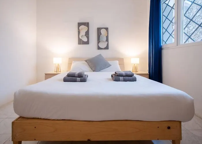 3bd Charming House With Terrace, Fireplace And Bbq