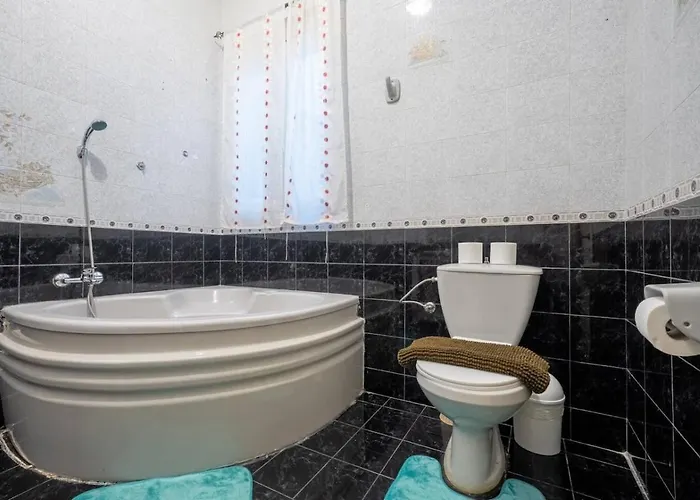 3bd Charming House With Terrace, Fireplace And Bbq *