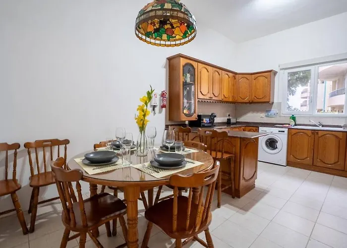 3bd Charming House With Terrace, Fireplace And Bbq Apartman