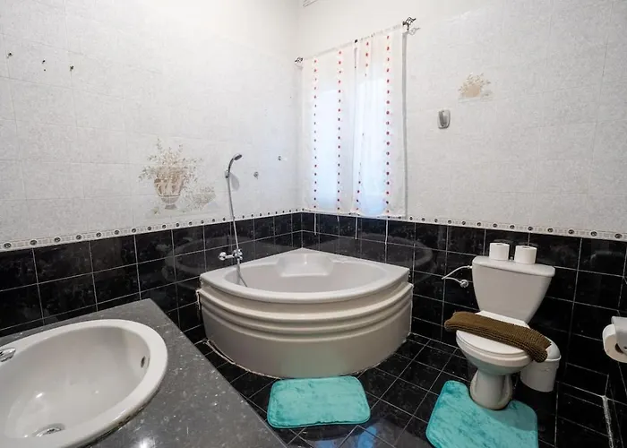 Apartman 3bd Charming House With Terrace, Fireplace And Bbq